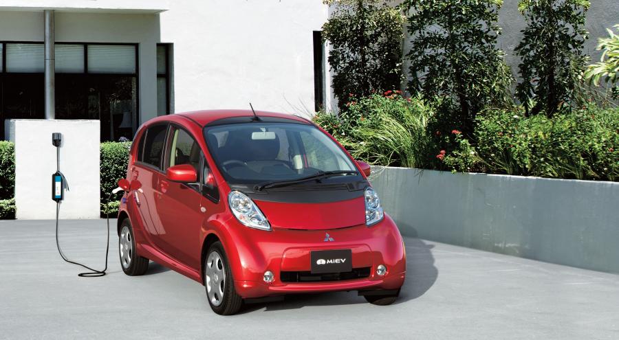  Mitsubishi i-MiEV 2018 года  (JP) (фото 11 из 15)